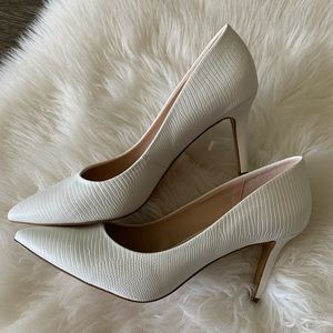 These are beautiful Xappeal woman’s heels size 11